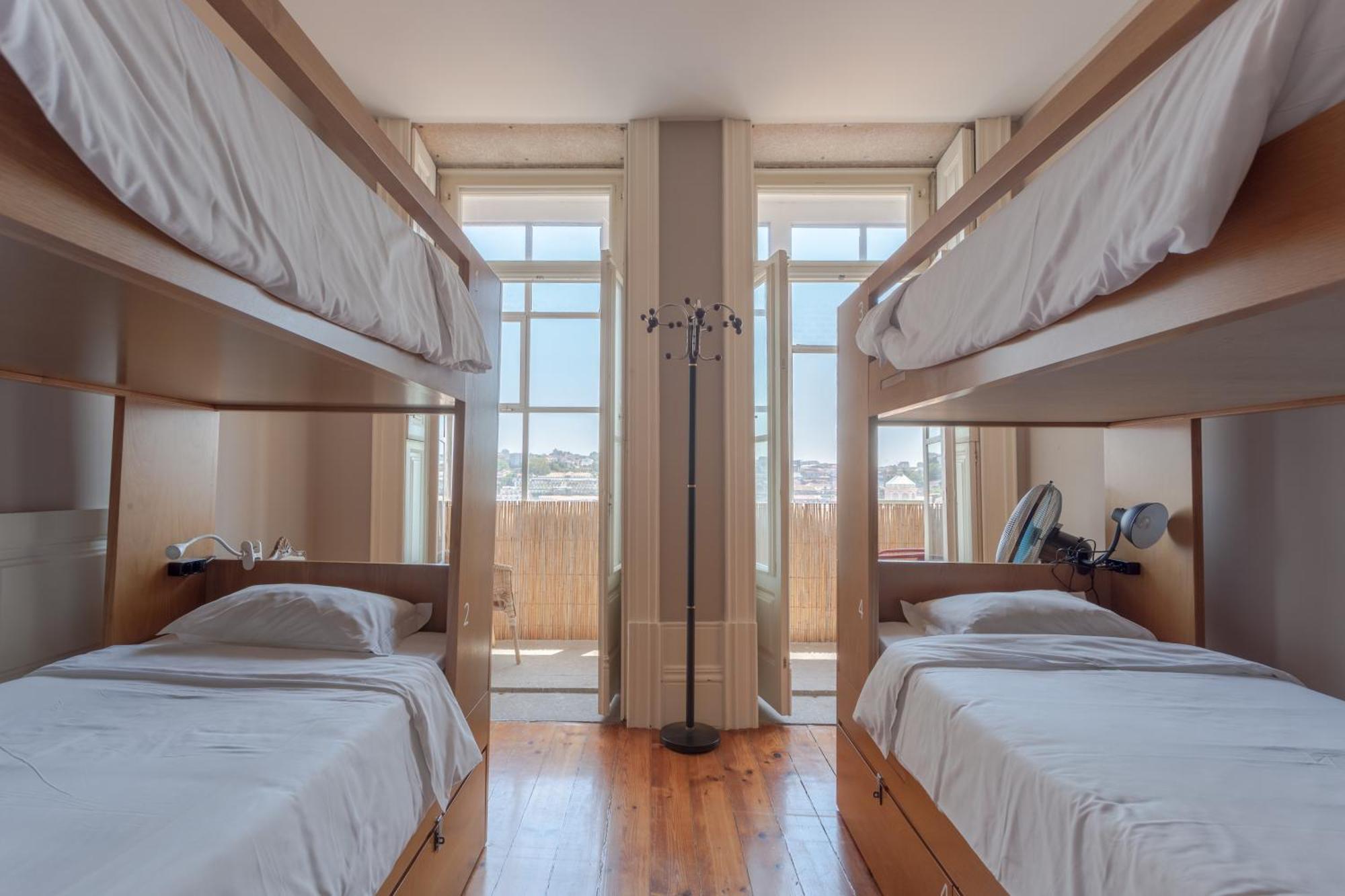 Bed 6-Bed Mixed Dormitory Room Private Bathroom