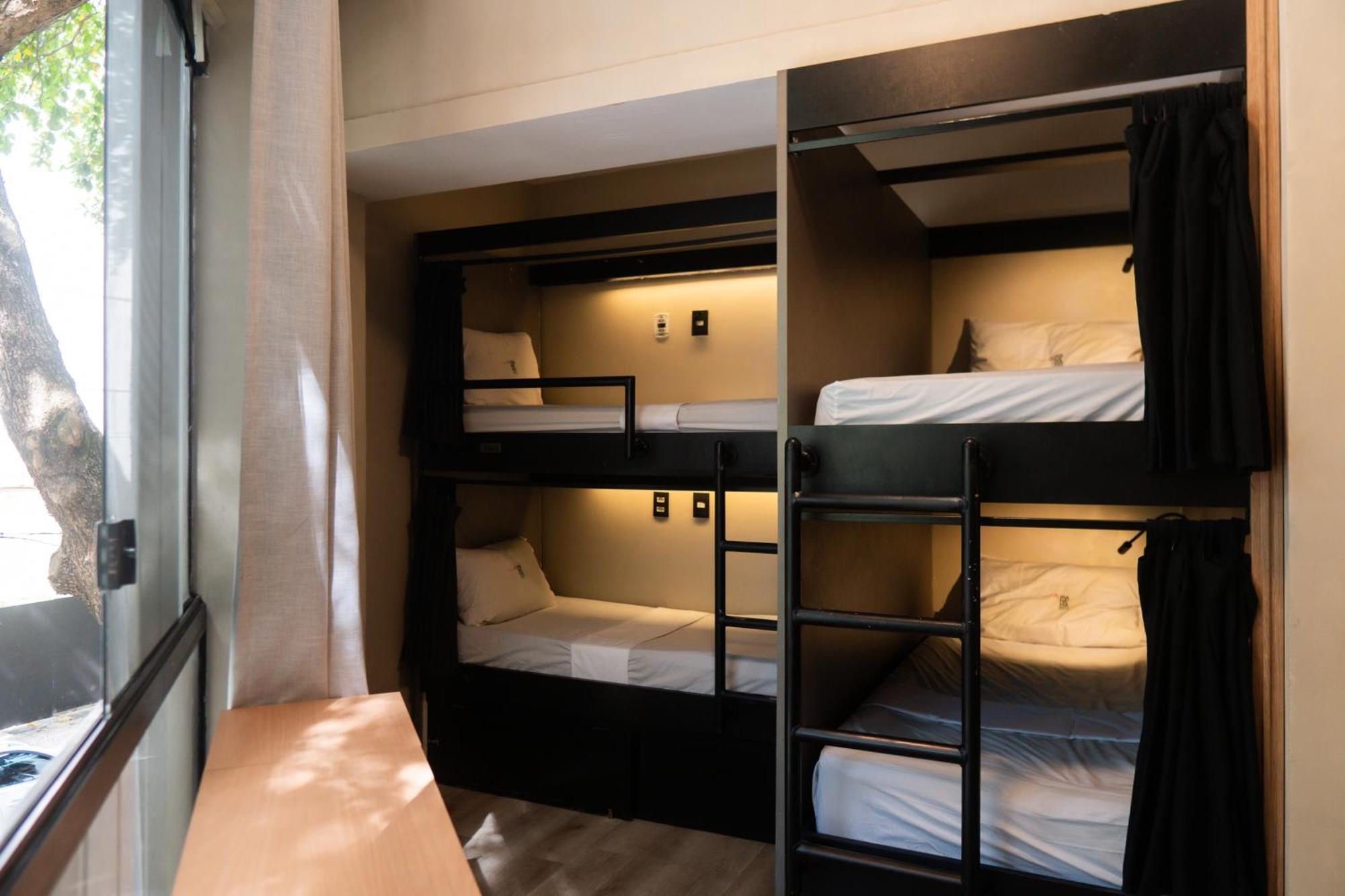 Bed 8-Bed Mixed Master Dormitory Room Street view