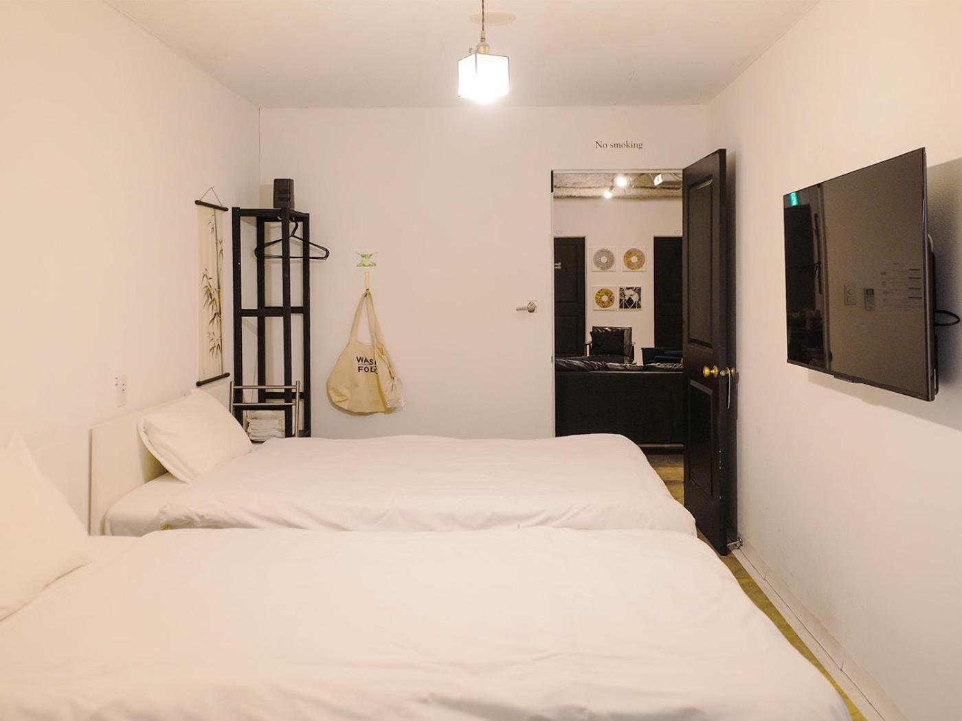 Twin Room,1699159805:JPEG
