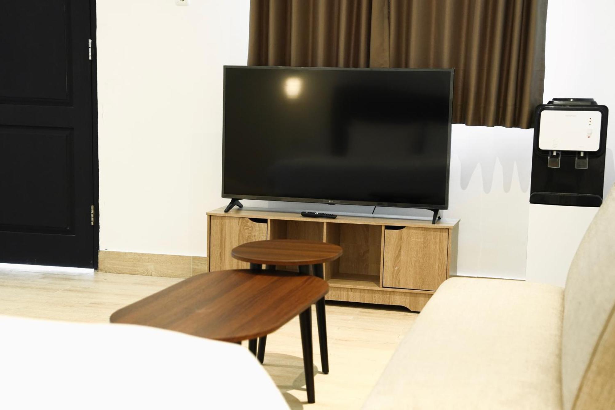 Deluxe Studio