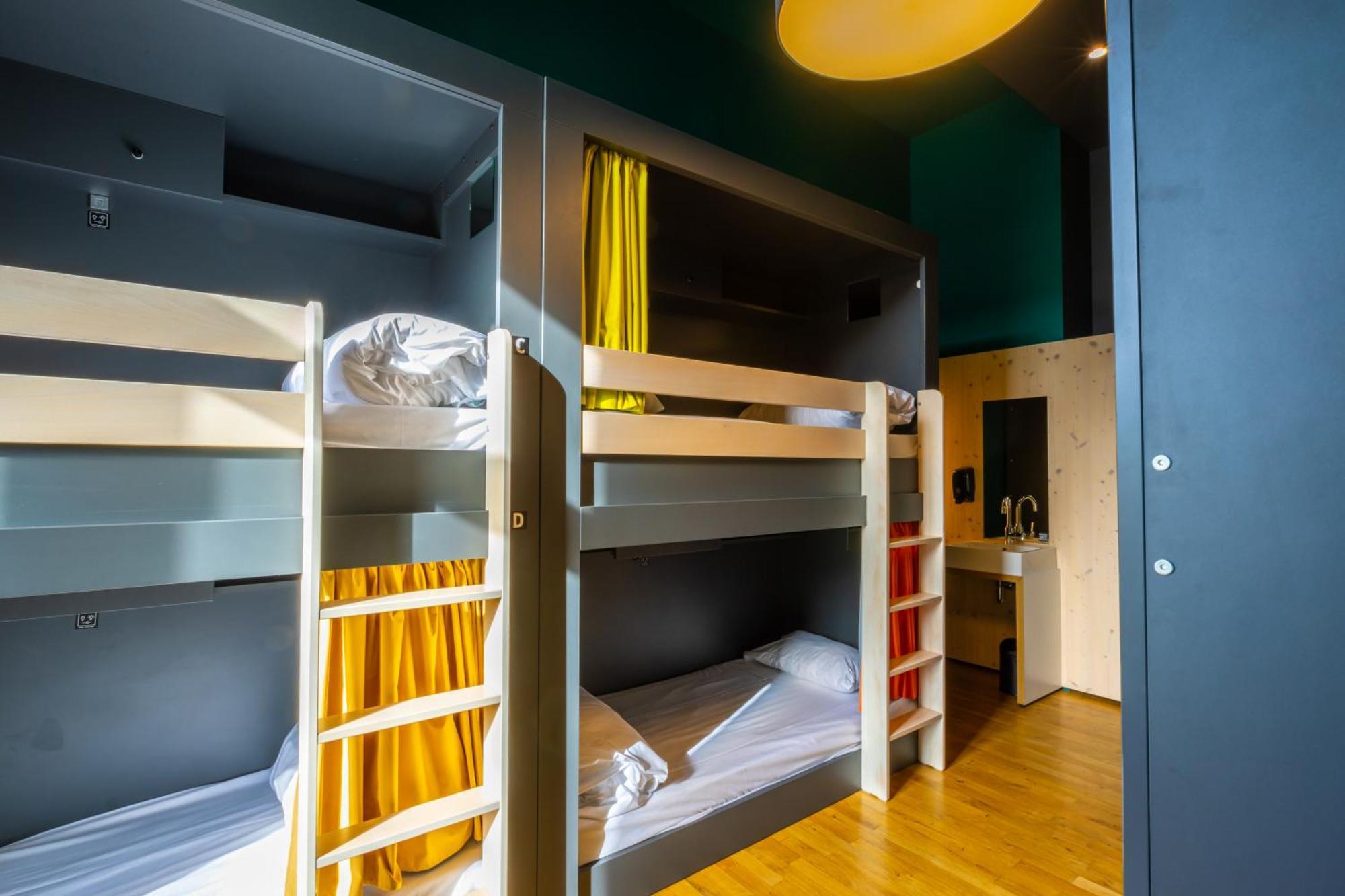Bed 6-Bed Mixed Dormitory Room