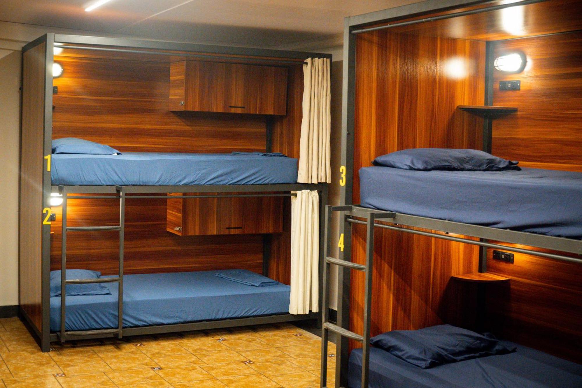 Single Bed Mixed Dormitory Room