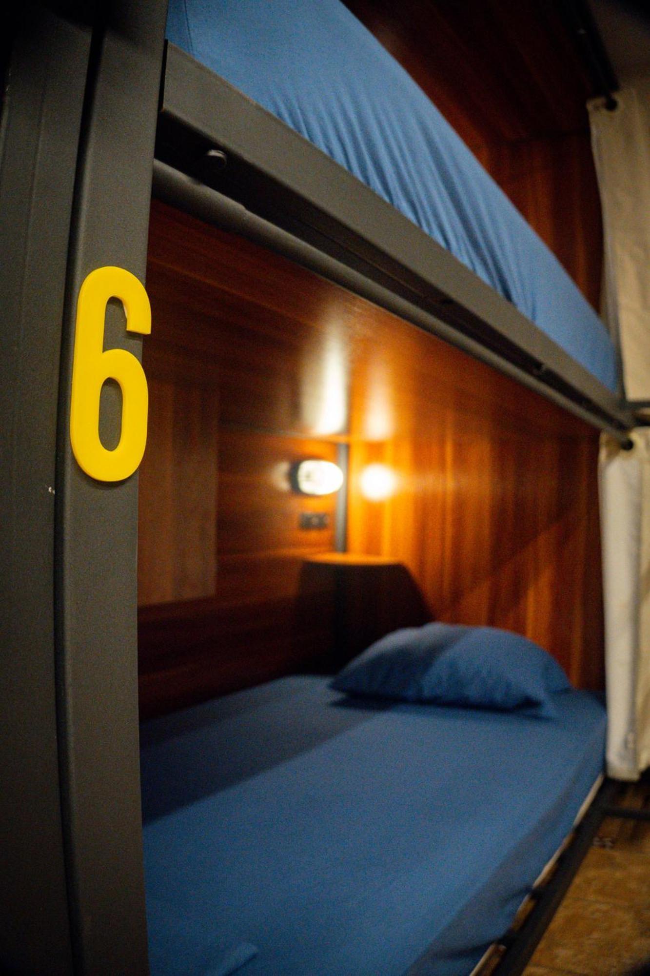Single Bed Mixed Dormitory Room
