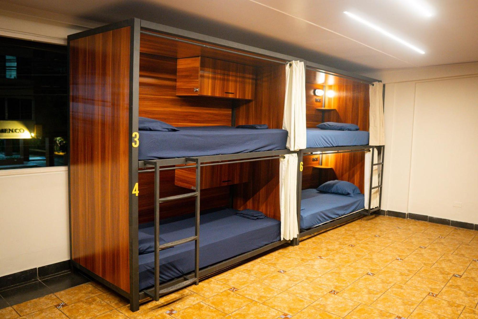 Single Bed Mixed Dormitory Room
