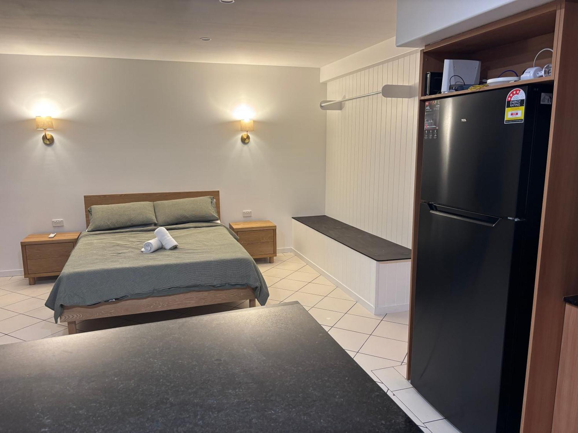 Queen Studio with Shared Bathroom