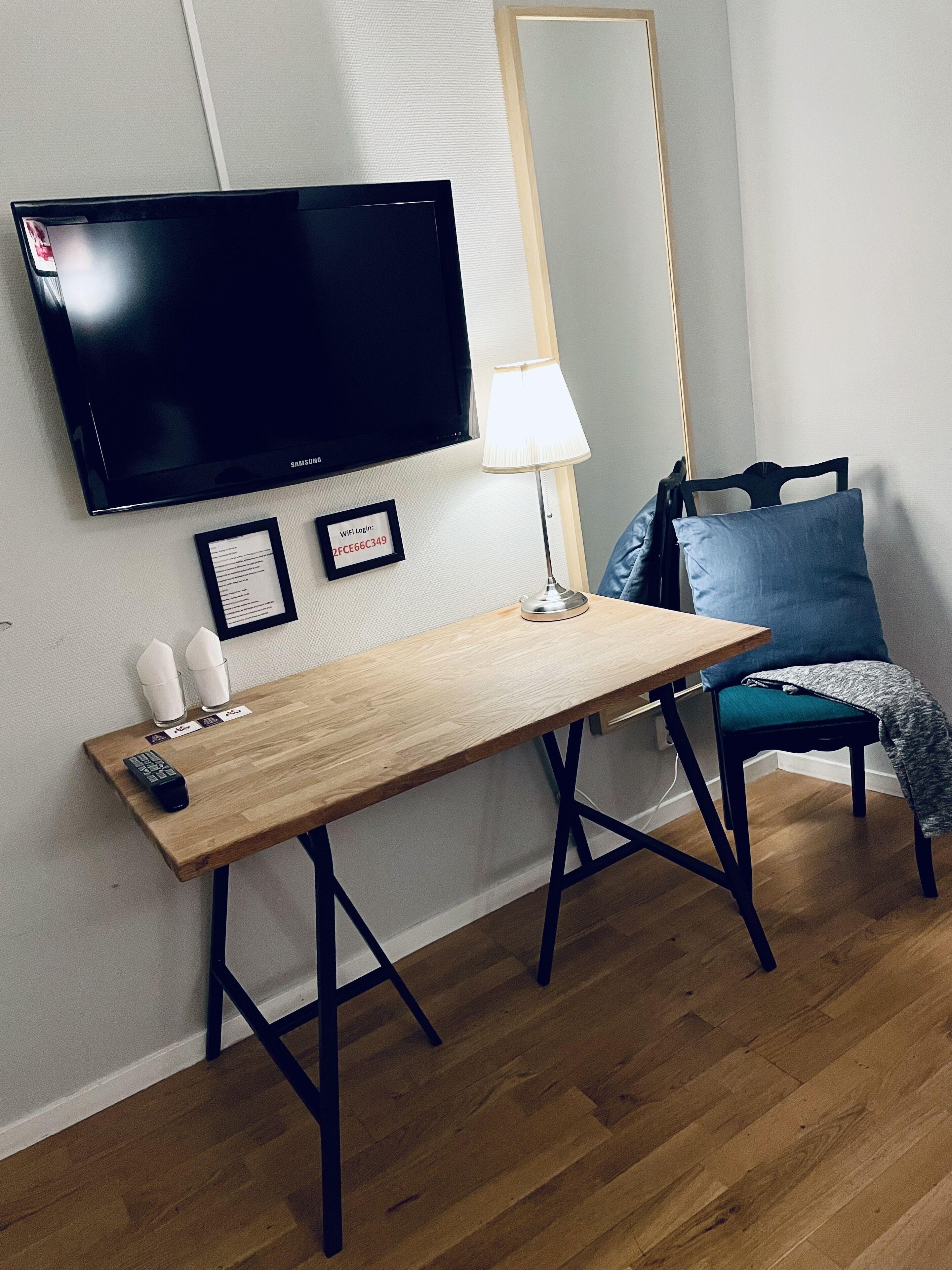 Twin Room with Shared Bathroom - without Window