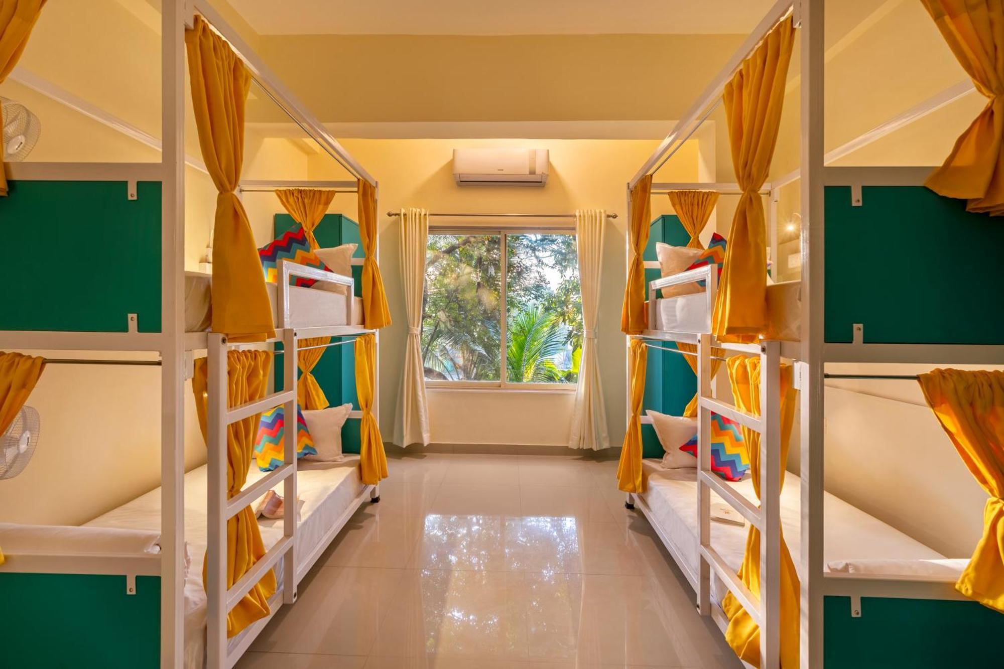 Bed in 6 Bed Mixed A/C Dormitory Room with Ensuite Bathroom