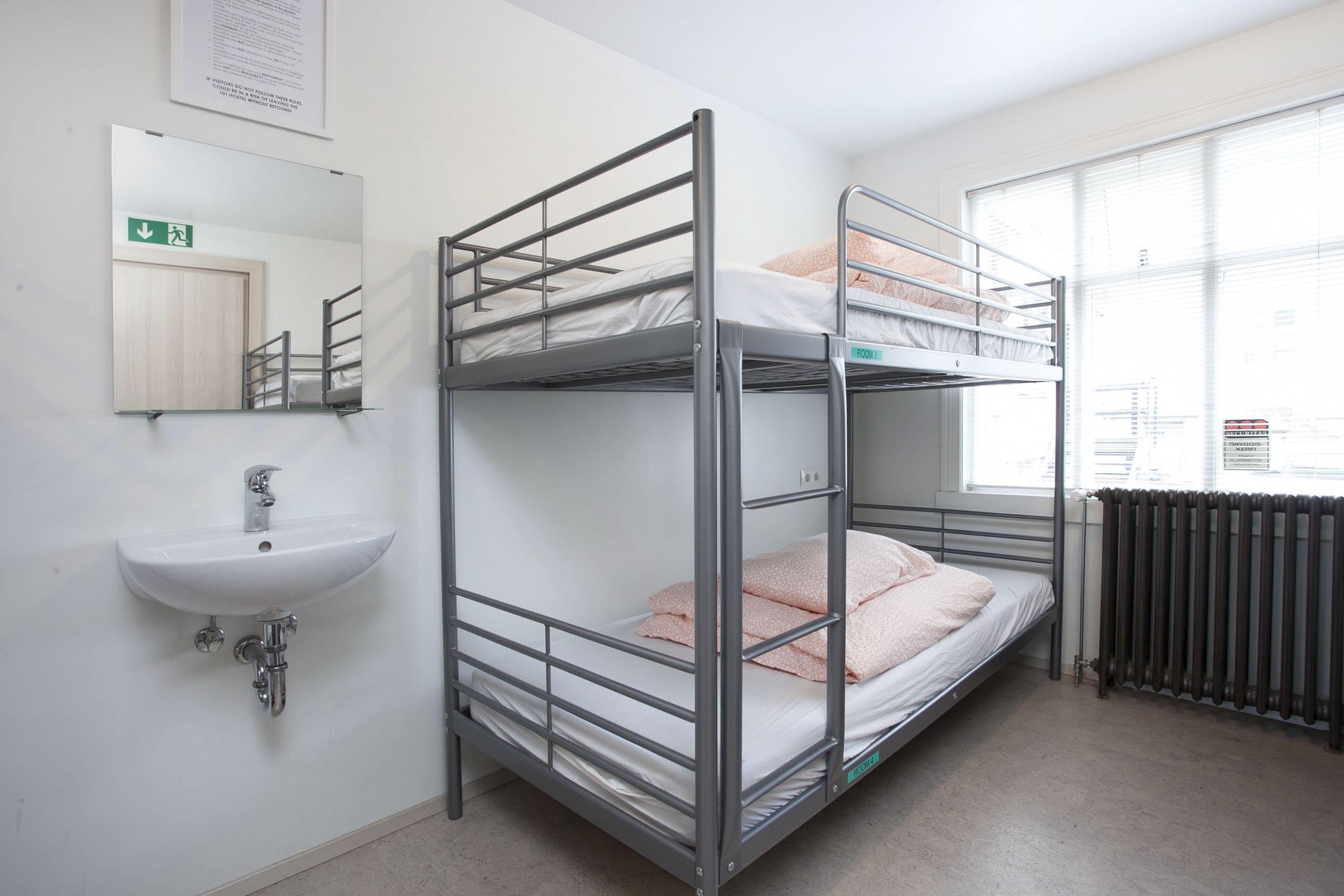 Bed 8-Bed Mixed Dormitory Room