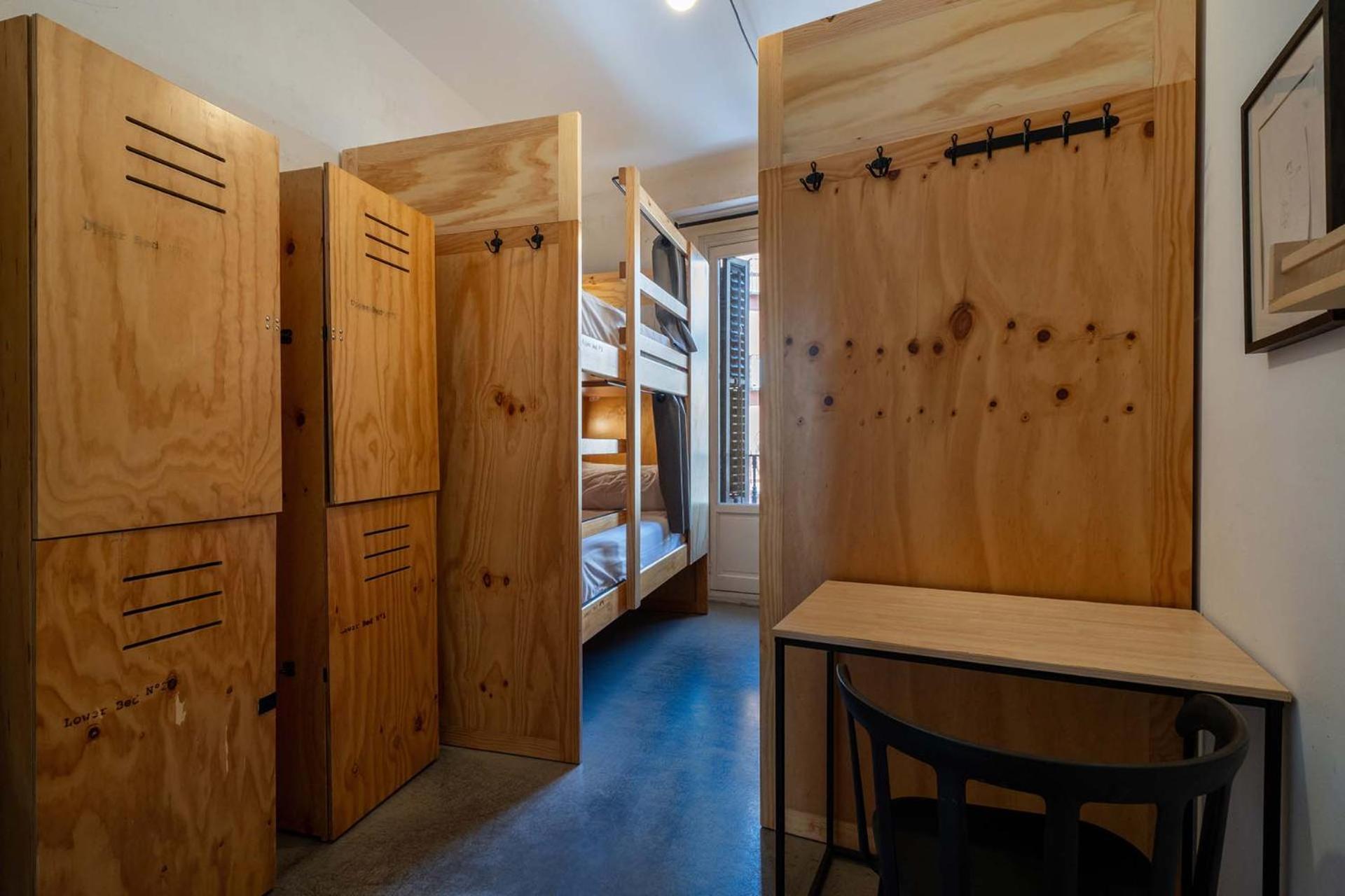 Single Bed in 4-Bed Mixed Dormitory Room with Private Bathroom,1731408014:JPEG