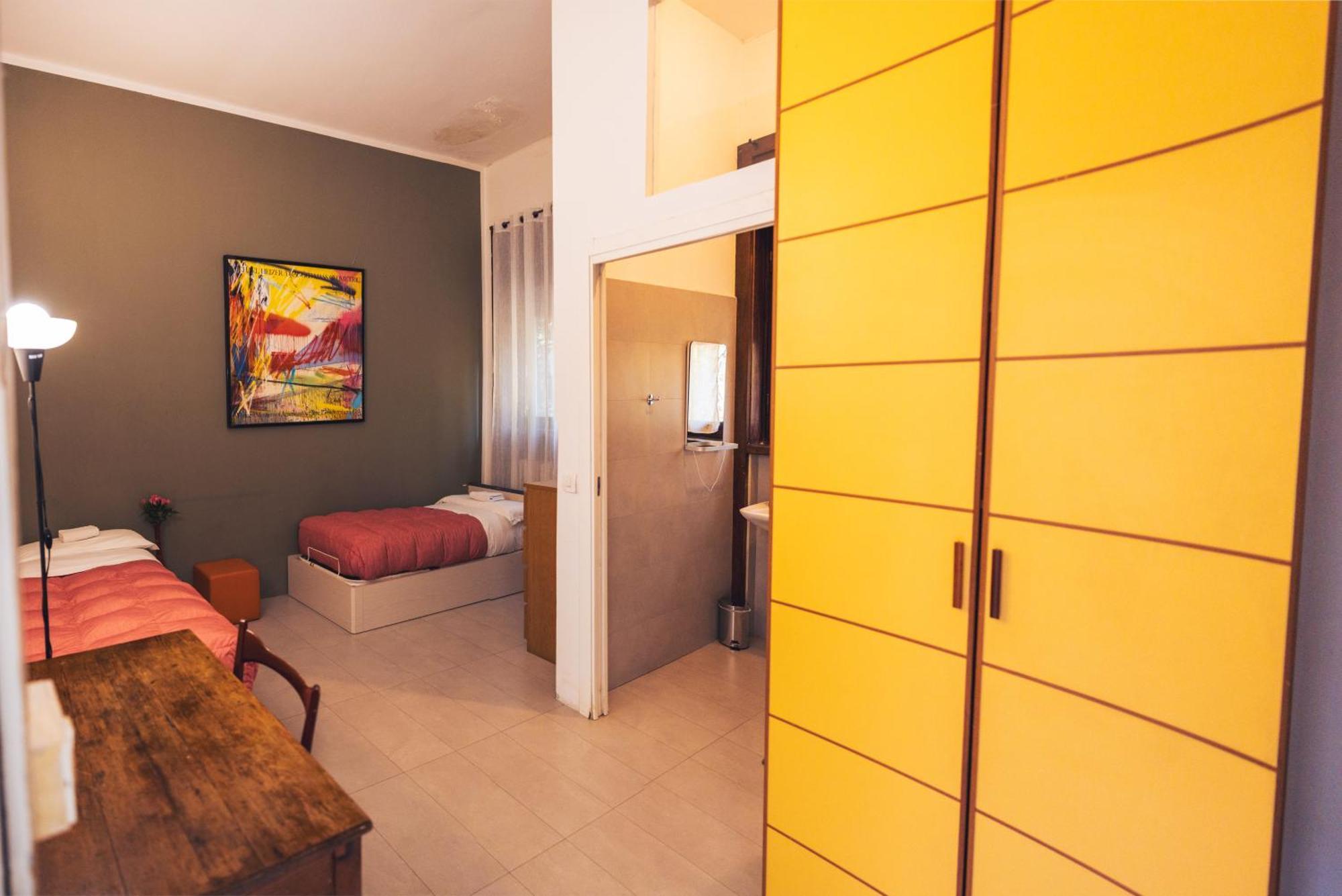 Twin Room with Private Bathroom - Disability Access