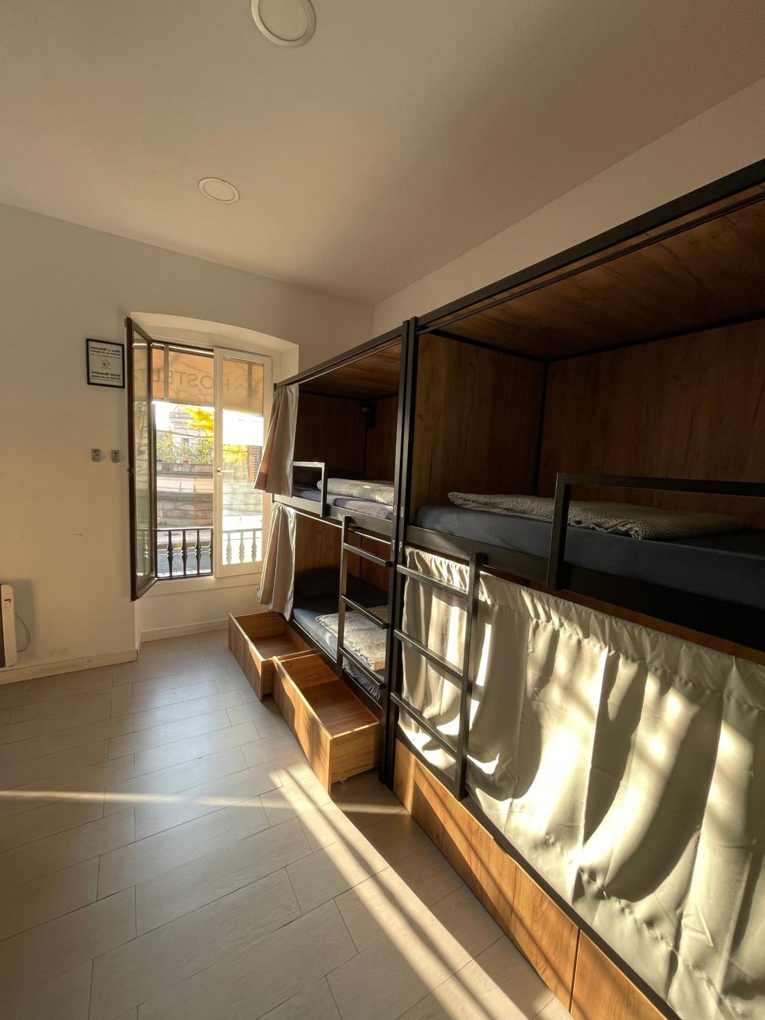 Bed 8-Bed Mixed Dormitory Room