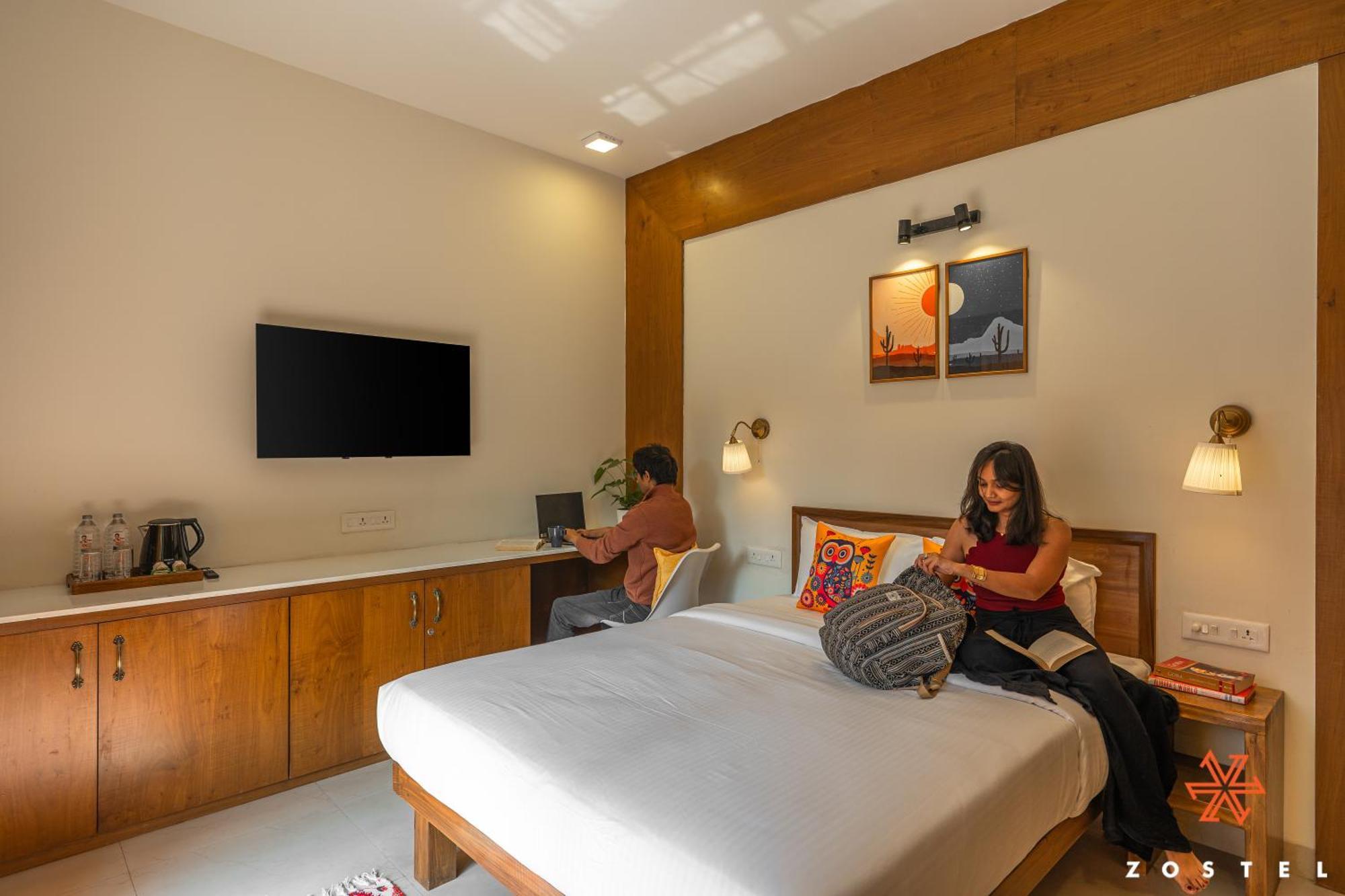 Deluxe Double Room,1744729401:JPEG