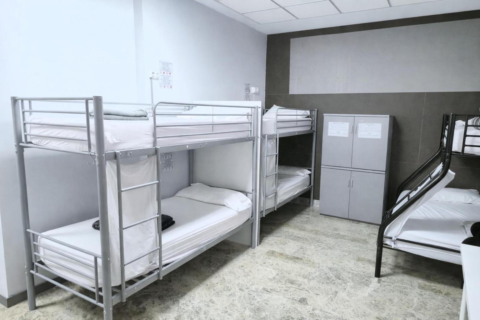 Single Bed Mixed Dormitory Room