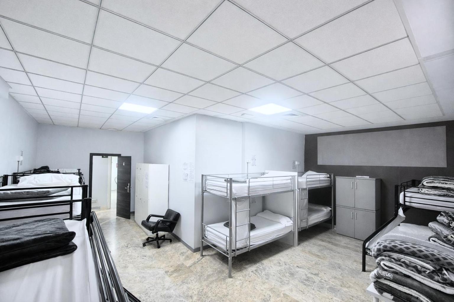 Single Bed Mixed Dormitory Room