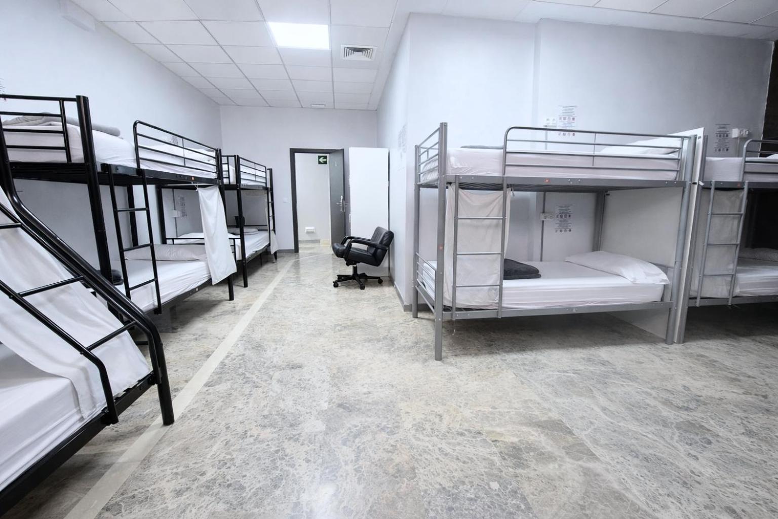 Single Bed Mixed Dormitory Room