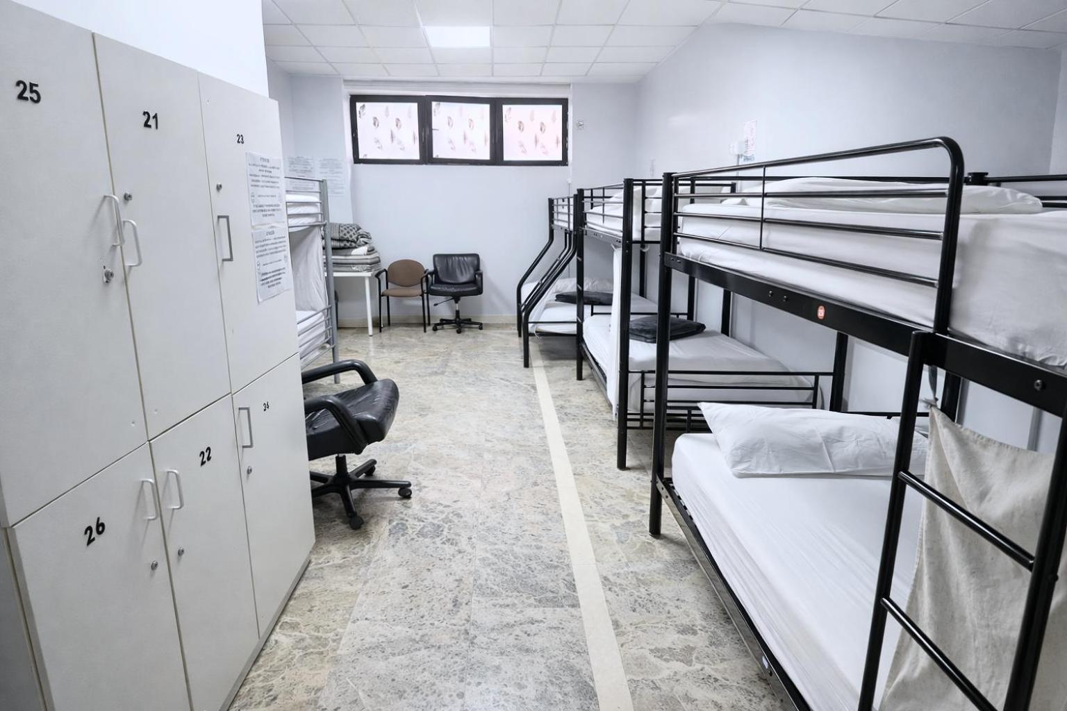 Single Bed Mixed Dormitory Room