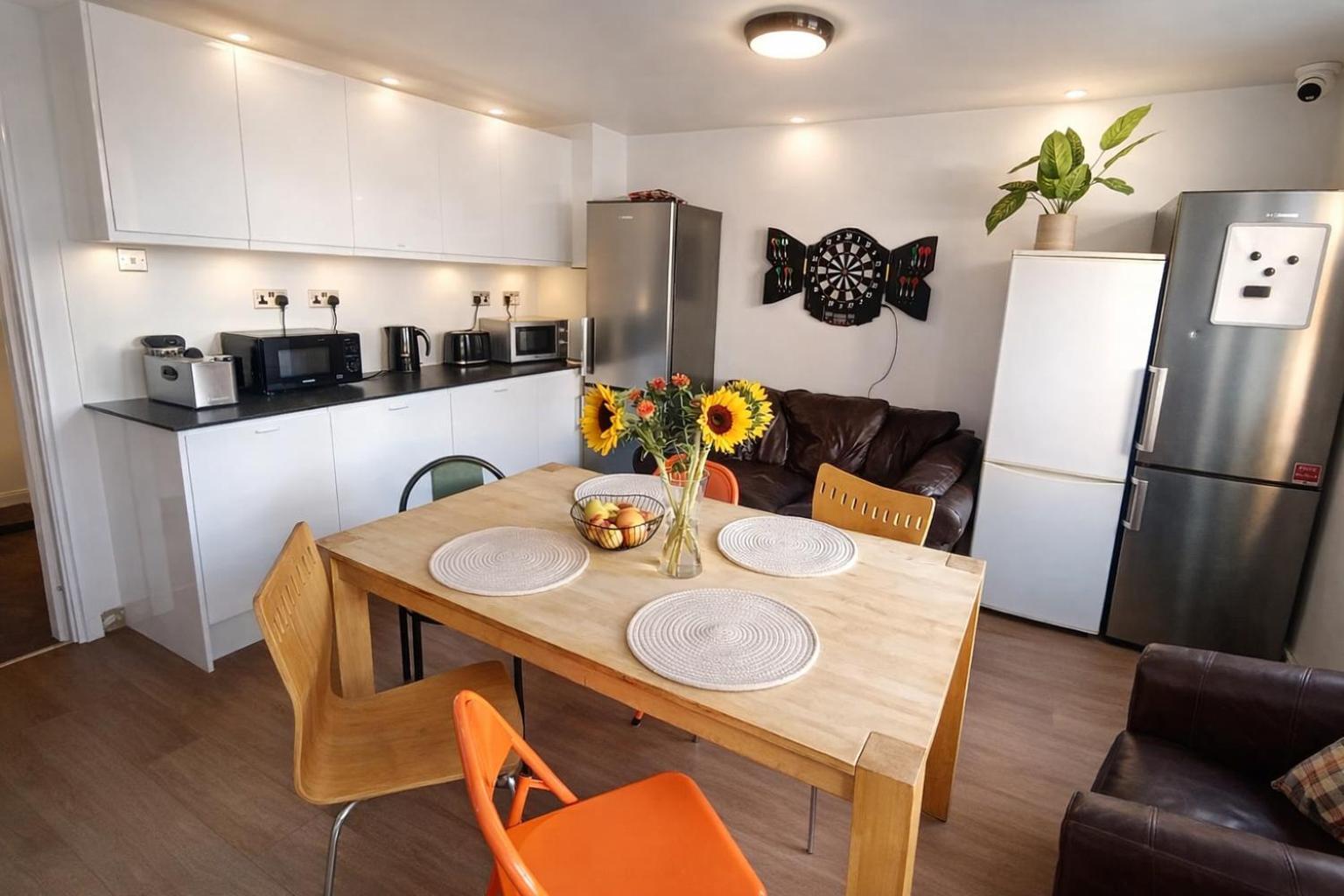 Basic Triple Room with Shared Bathroom