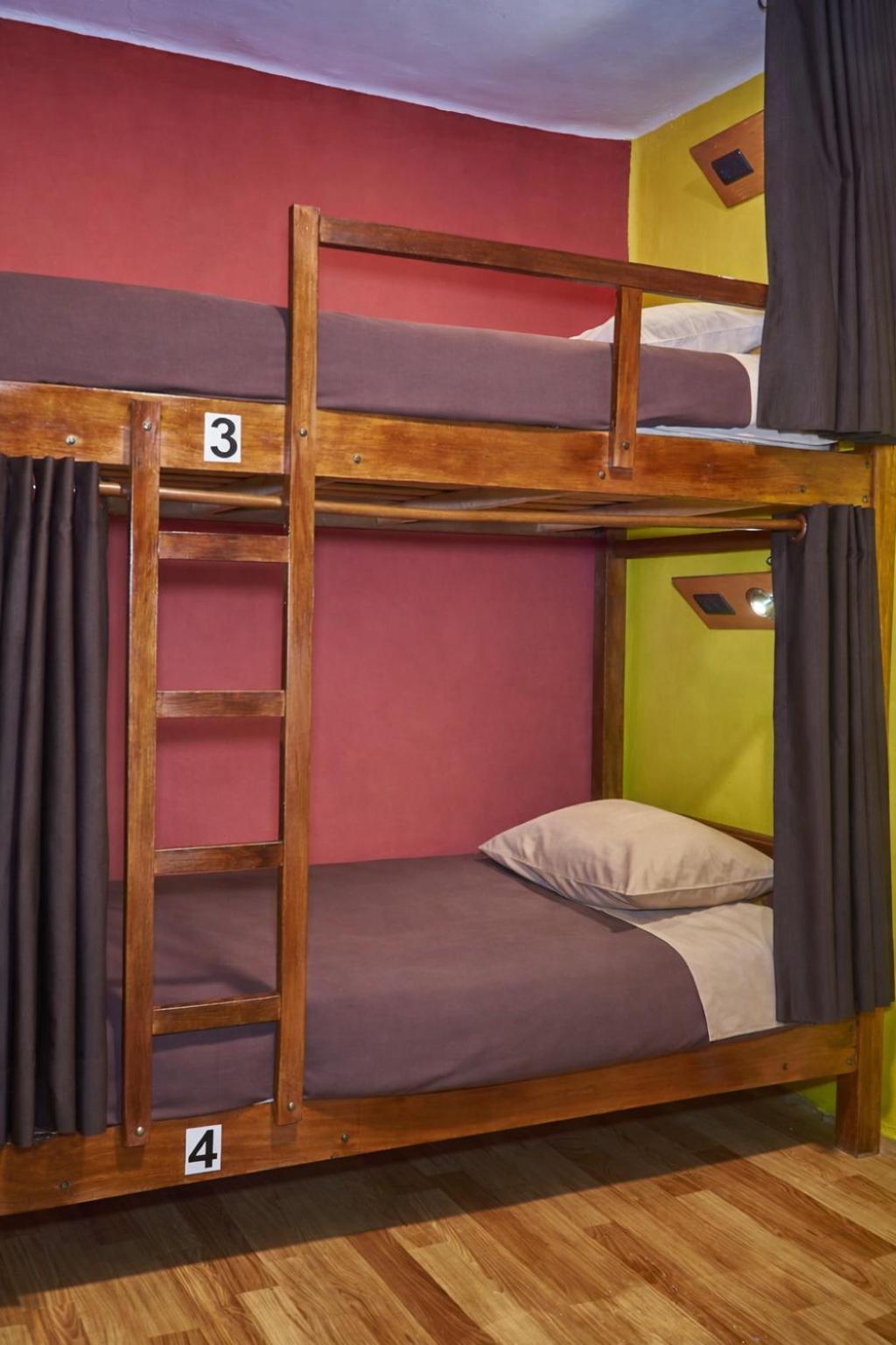 Deluxe Pod-Style 4-Bed Dormitory Room