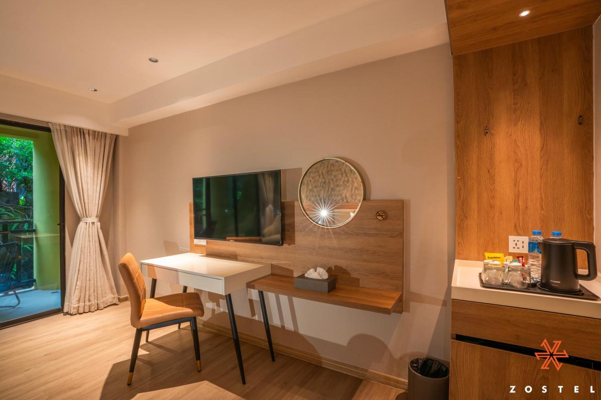 Deluxe Double Room (with Balcony)