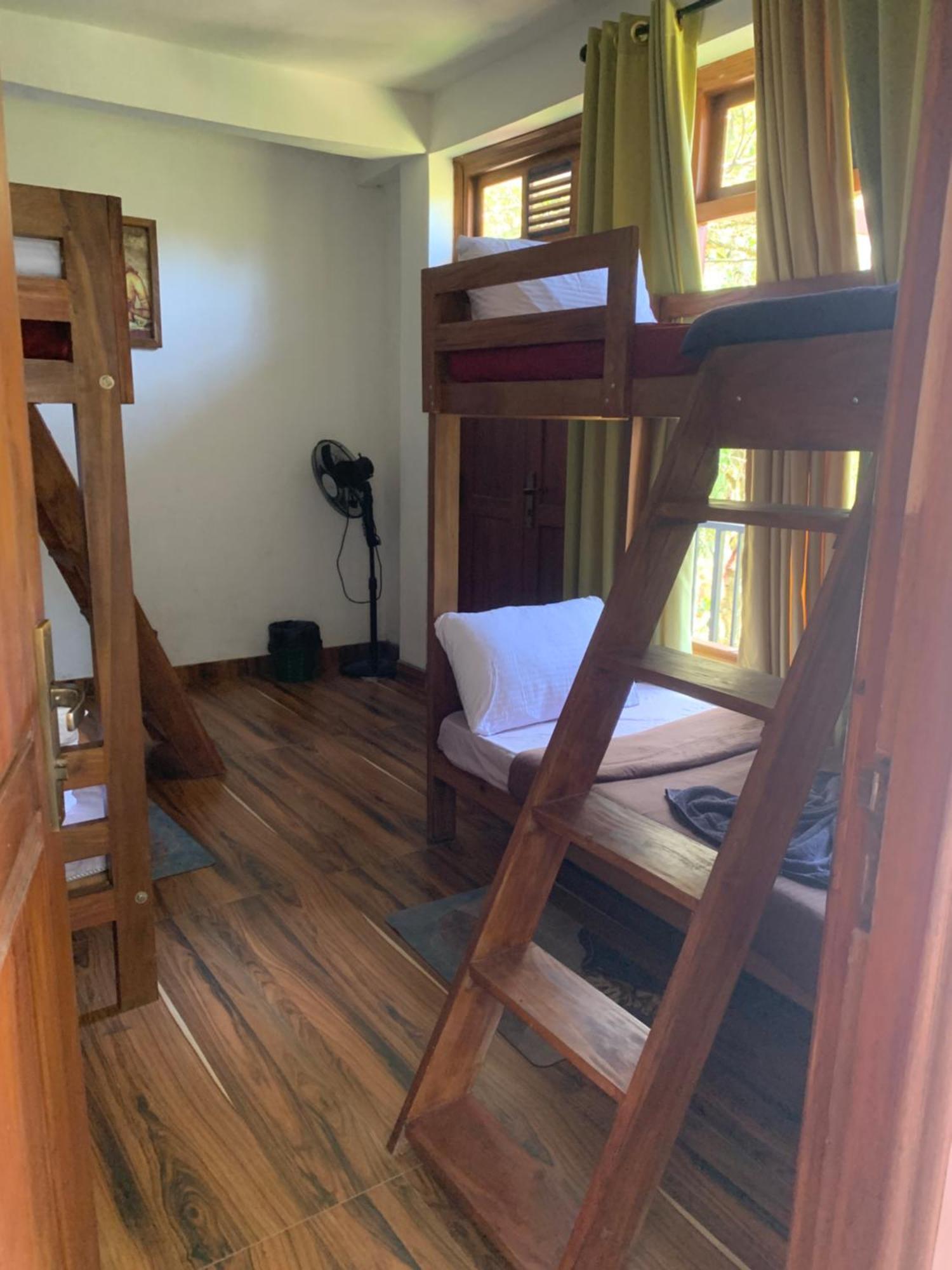Single Bed Mixed Dormitory Room