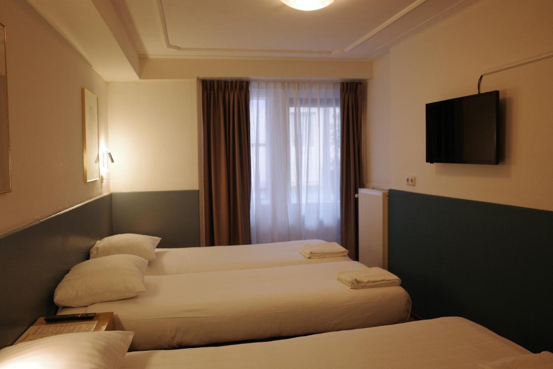 Triple Room with Private Bathroom