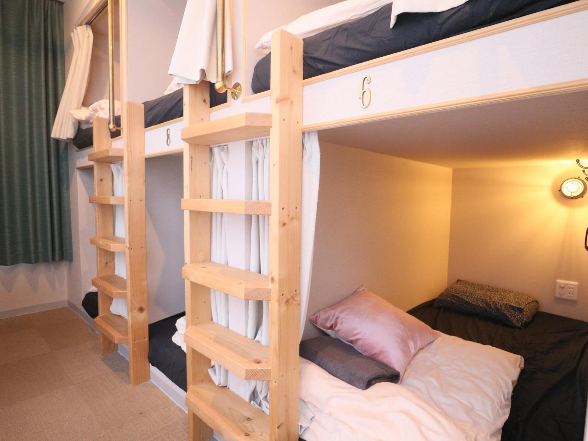 Single Bed 10-Bed Dormitory Room
