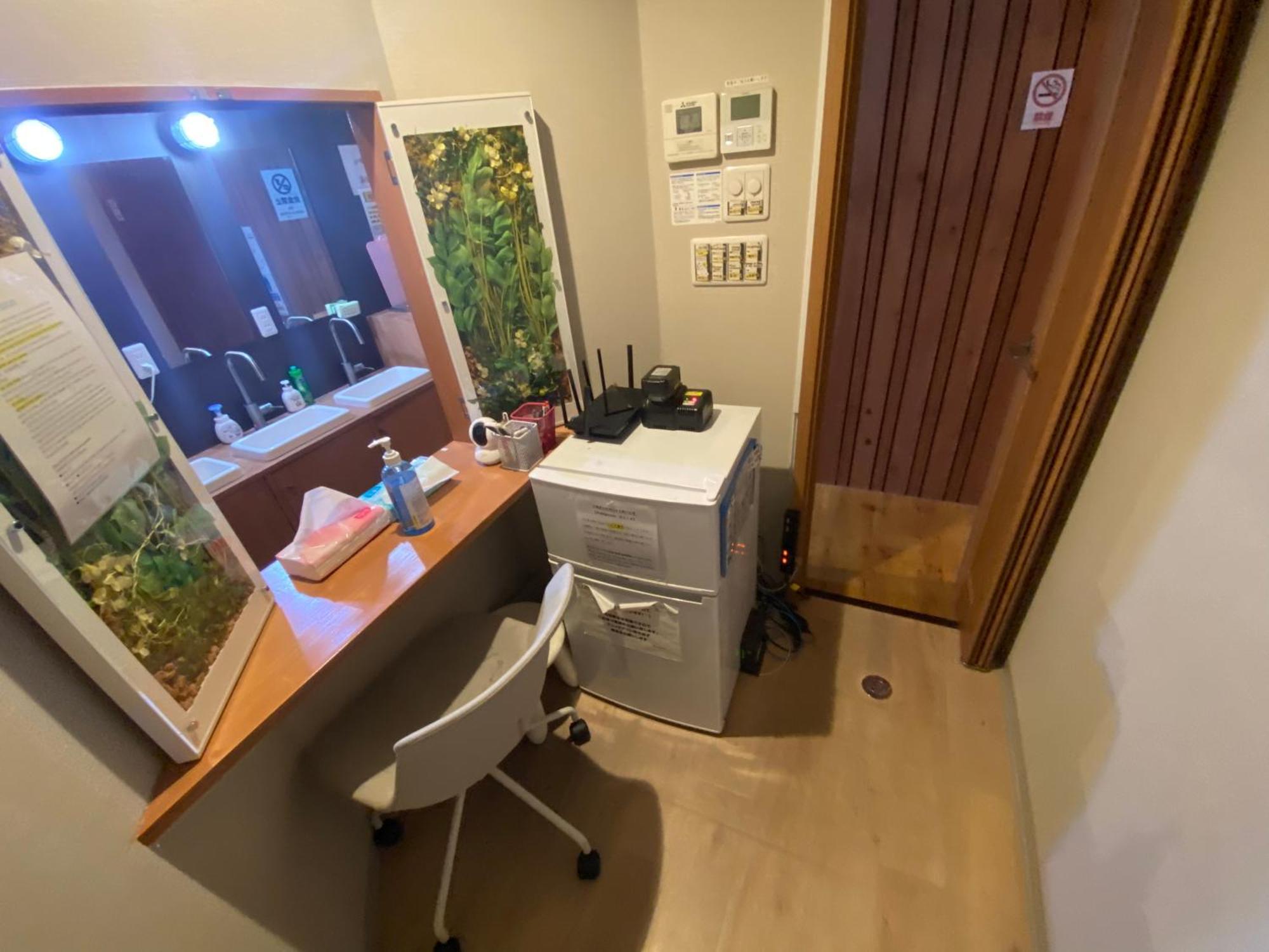 Single Bed 10-Bed Dormitory Room