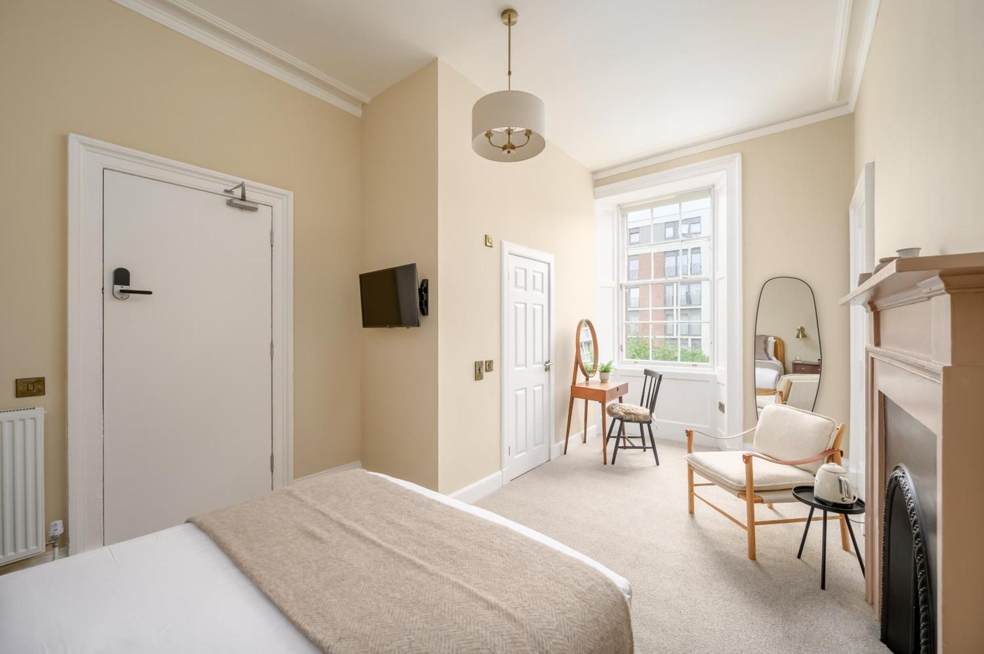 Large Double Room,1772545202:JPEG