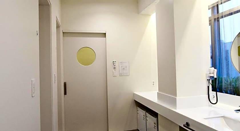Bed 8-Bed Female Dormitory Room