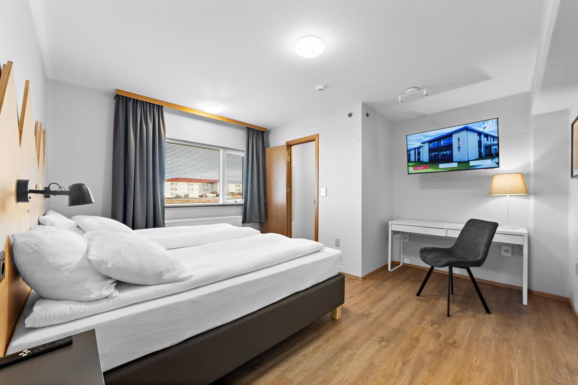 Double or Twin Room Private Bathroom