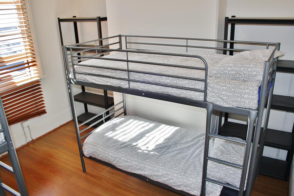 Bed 4-Bed Female Dormitory Room,184911351:JPEG