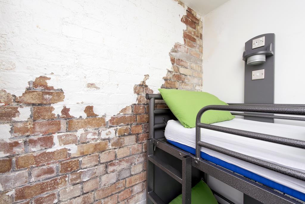 Bunk Bed Male Dormitory Room,188512817:JPEG