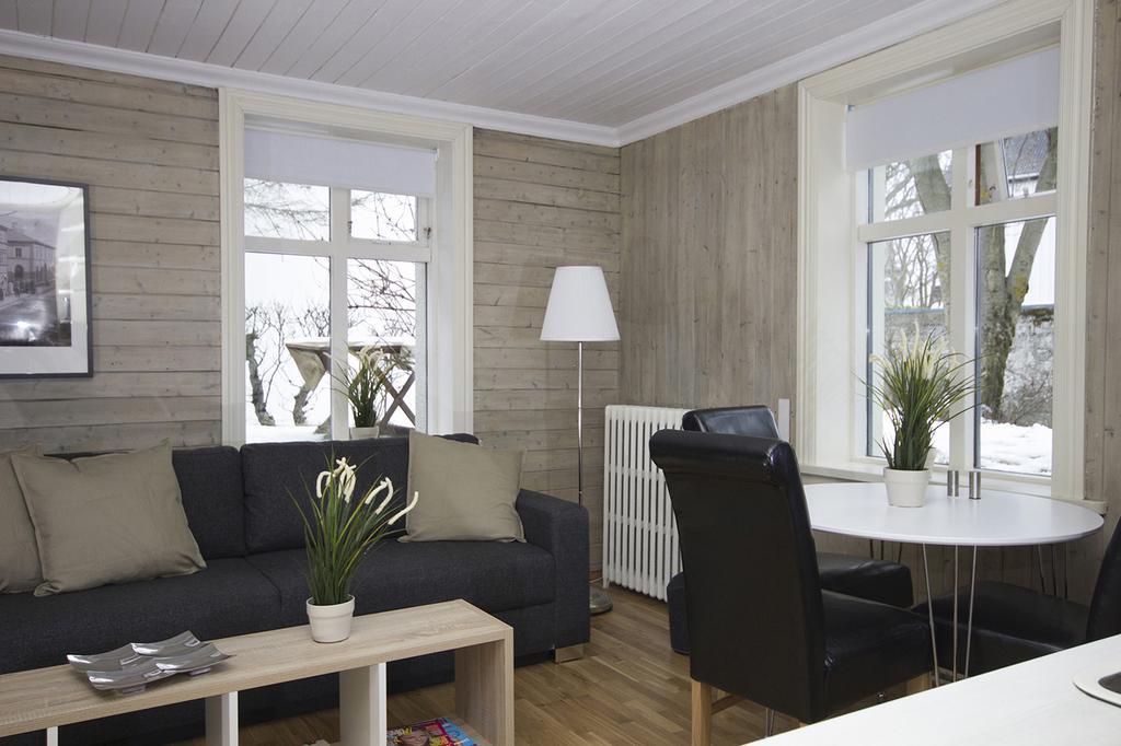 Single Room with Shared Toilet