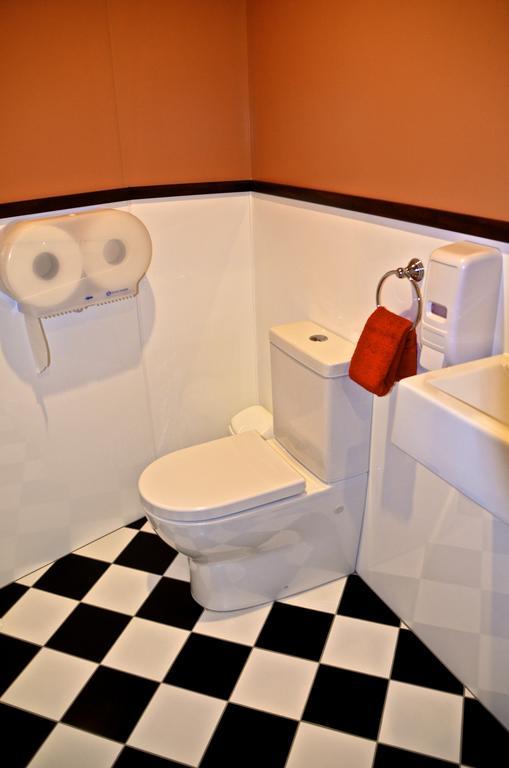 6 Bed Mixed Dorm with toilet -Single Pod,826882352:JPEG