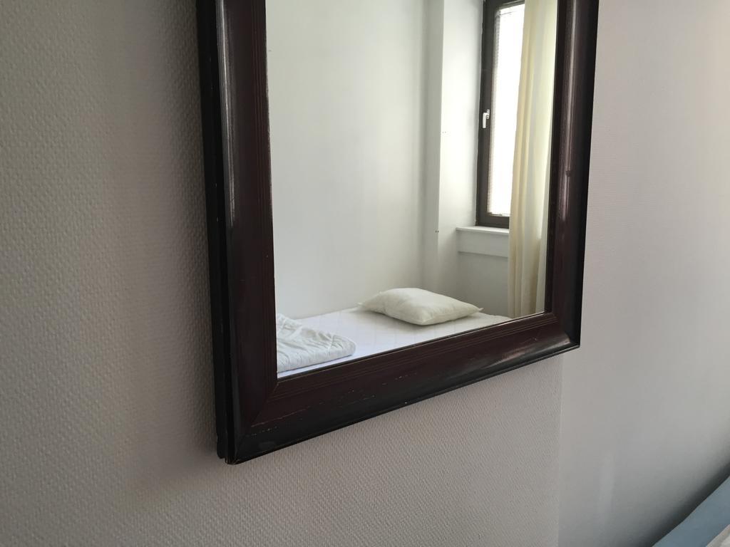 Single Room with Shared Bathroom,215799791:JPEG