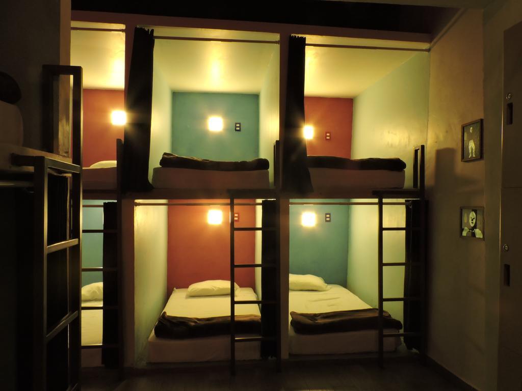Single Bed in Mixed Dormitory Room