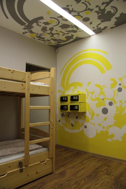 Bunk Bed in 4-Bed Mixed Dormitory Room  (Age restriction above 18 years old)