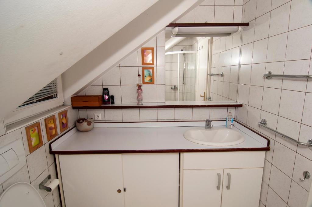 Triple Room with Shared Bathroom - Attic