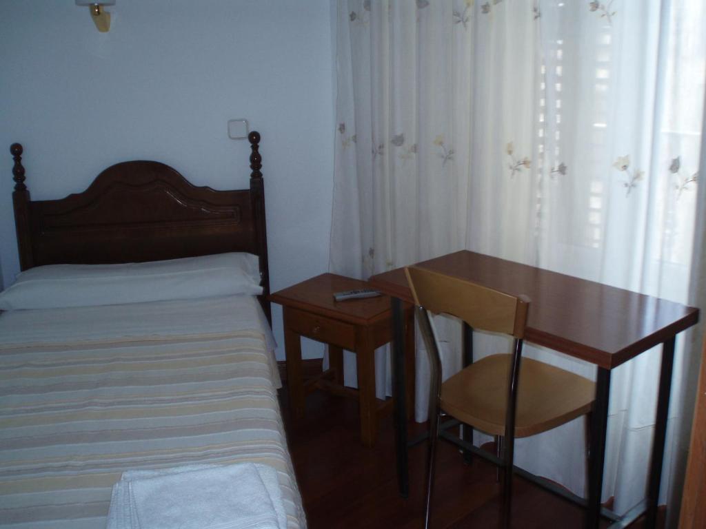 Single Room with Shared Bathroom