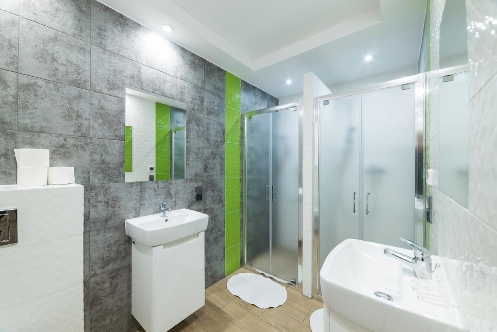 Six-Person Room with Private Bathroom,313714801:JPEG