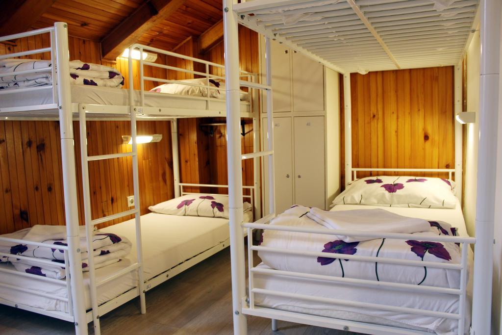 Bed in 8-Bed Mixed Dormitory Room,382566985:JPEG