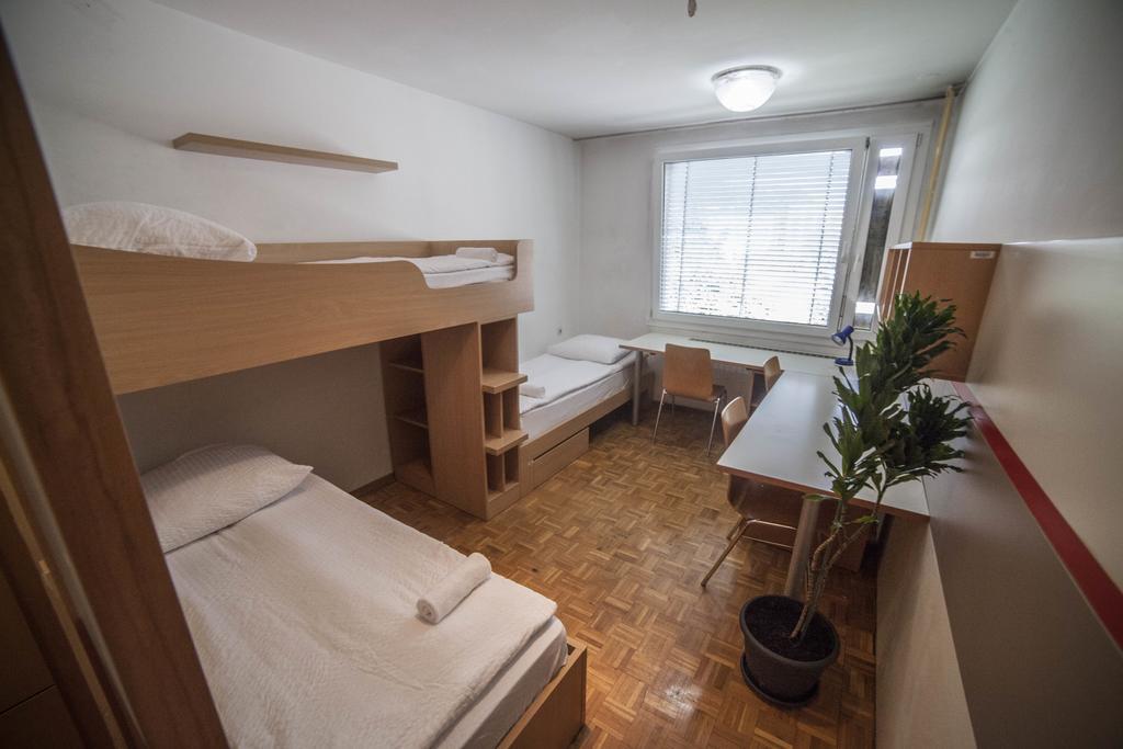 Single Room,1719379753:JPEG