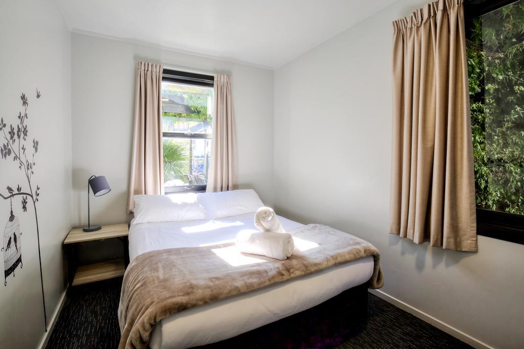 Double Room,1246653679:JPEG