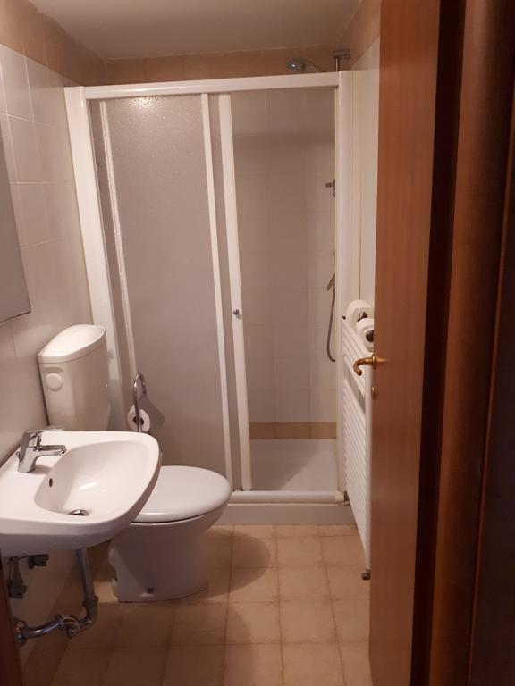 Triple Room Private Bathroom,1230939479:JPEG