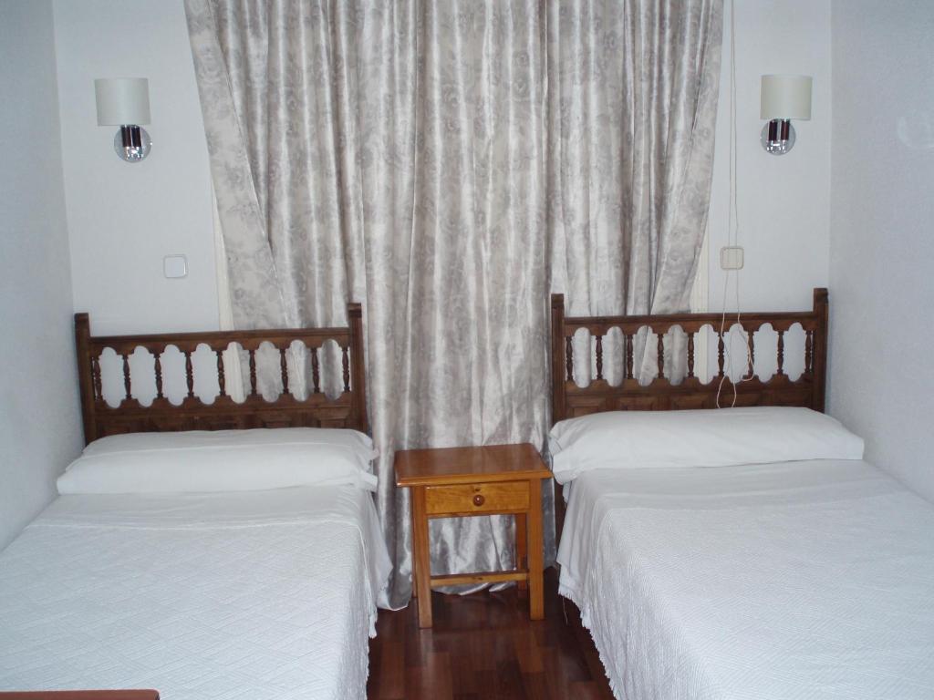 Twin Room with Shared Bathroom