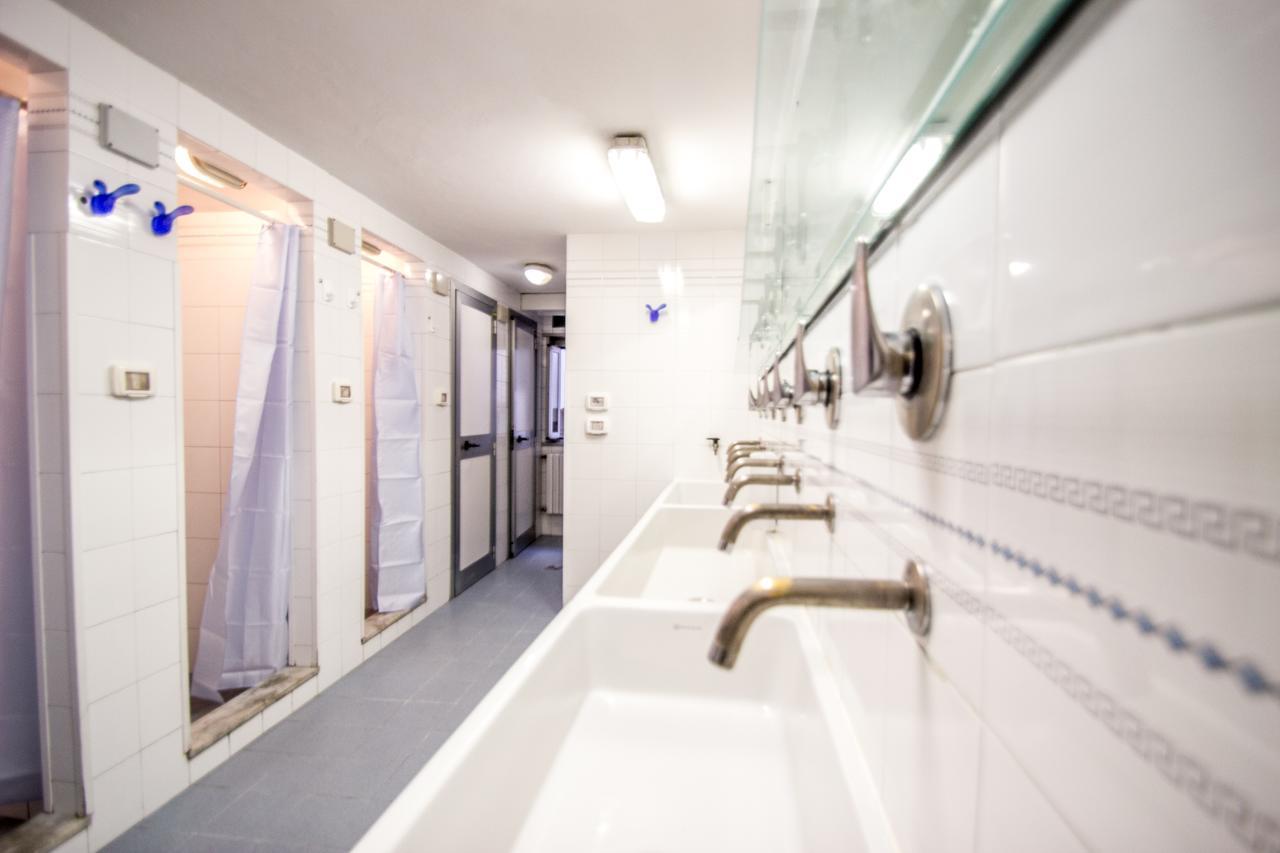 Bed in 10-Bed Mixed Dormitory Room,780938301:JPEG