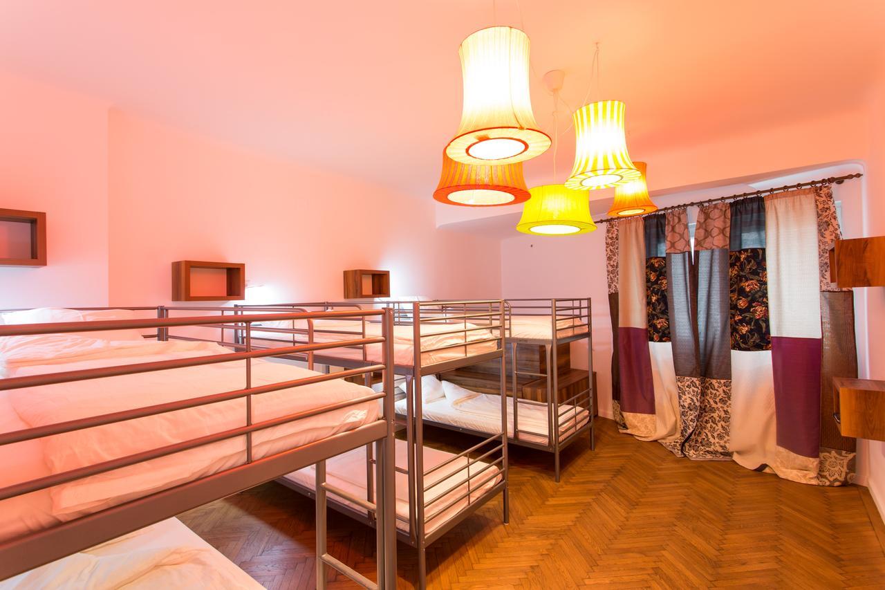 Bunk Bed in Eight Bed Dormitory Room,569444577:JPEG