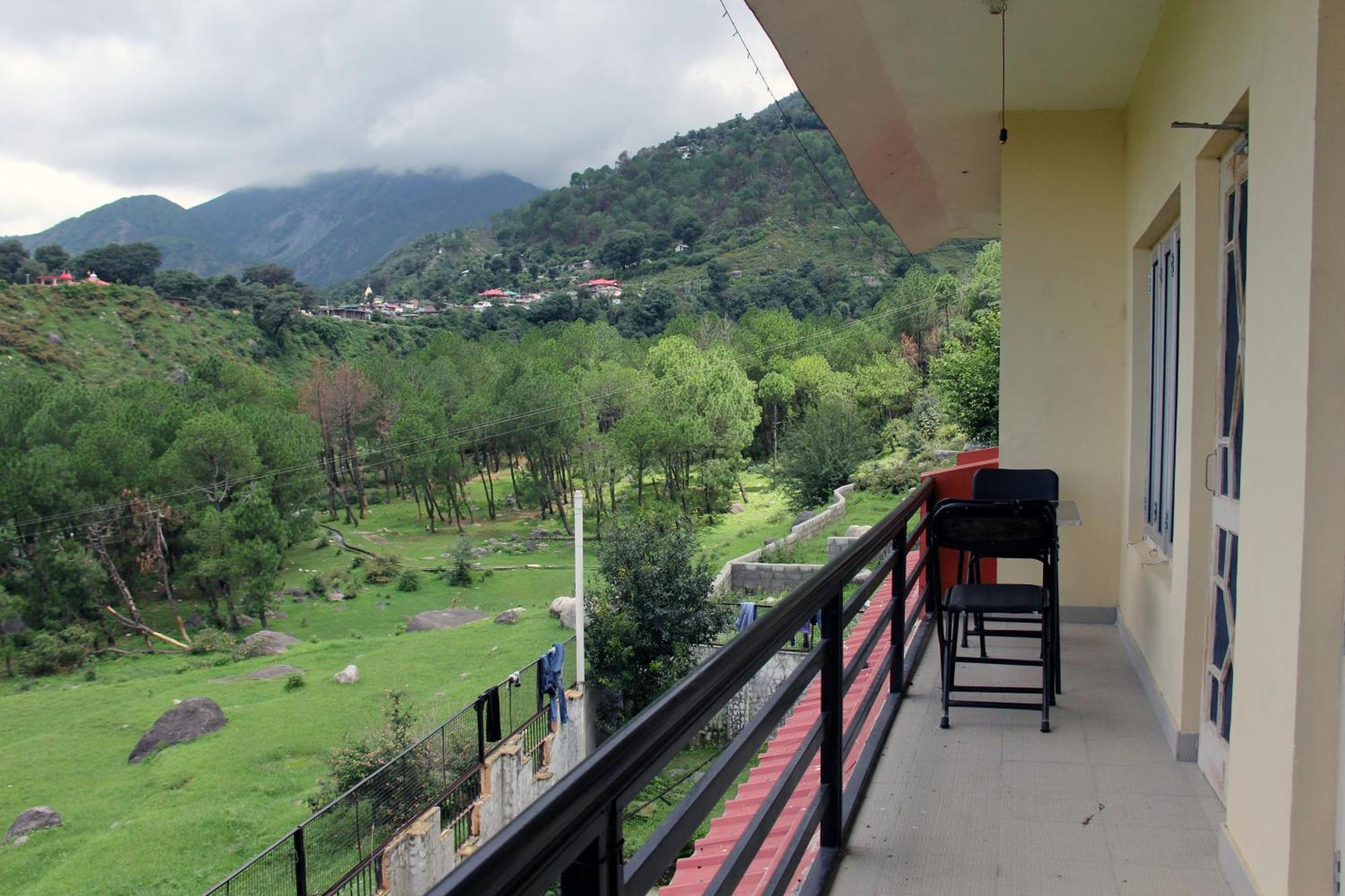 Mixed Dormitory Room,926477890:JPEG