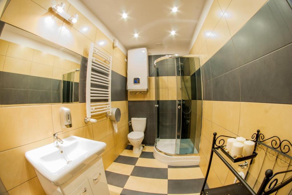 One-Bedroom Apartment with Private Bathroom