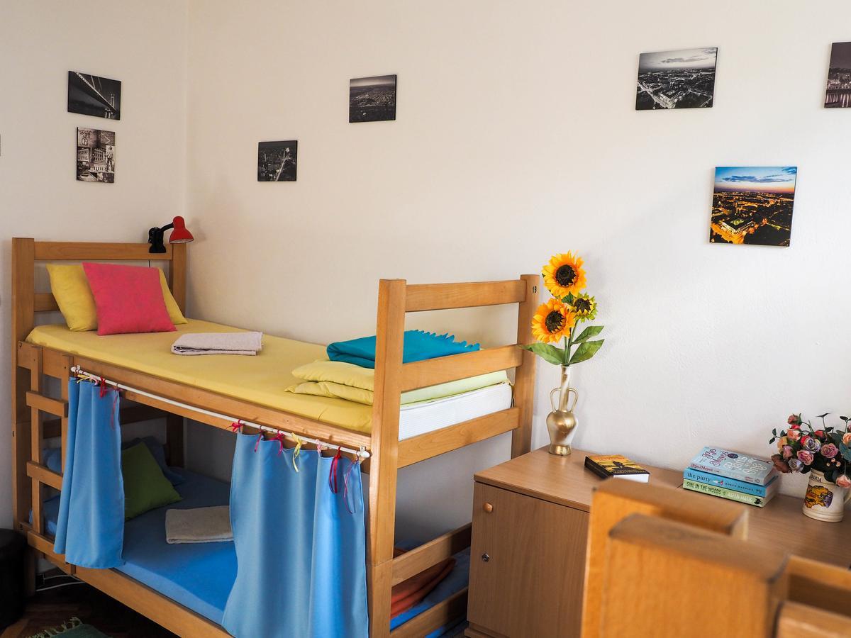 Bed 8-Bed Mixed Dormitory Room